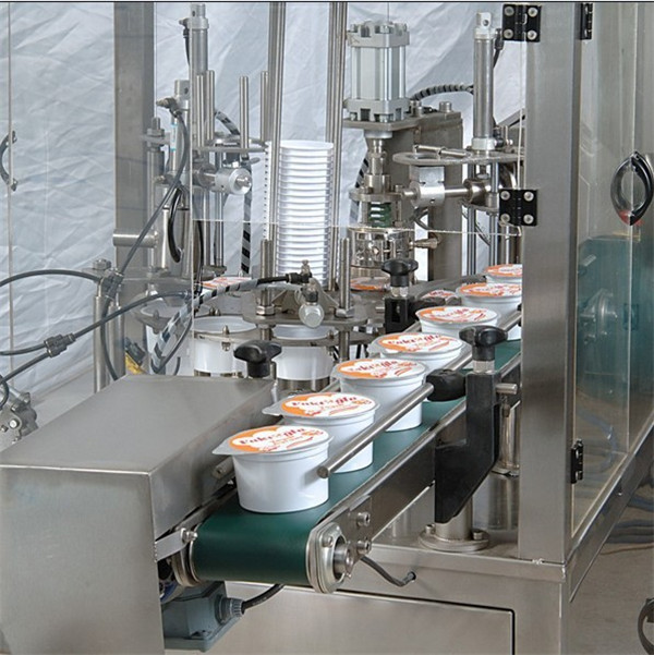 ម៉ាស៊ីនចាក់បំពេញការ៉េមដោយស្វ័យប្រវត្តិ